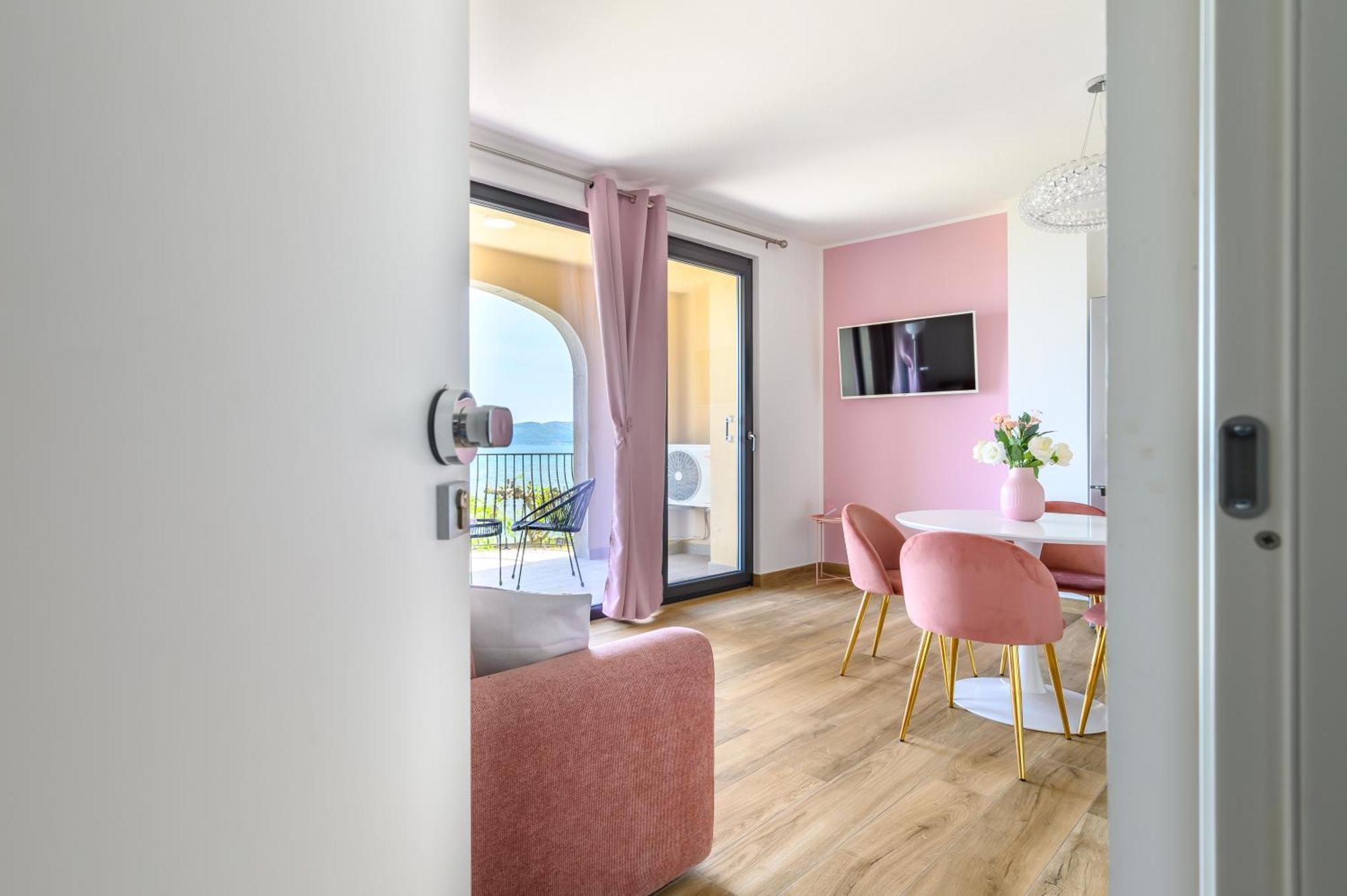 Casa Vacanze Maddalena - Palazzetto Sul Lago - Diamante Rosa 马尔塔 外观 照片